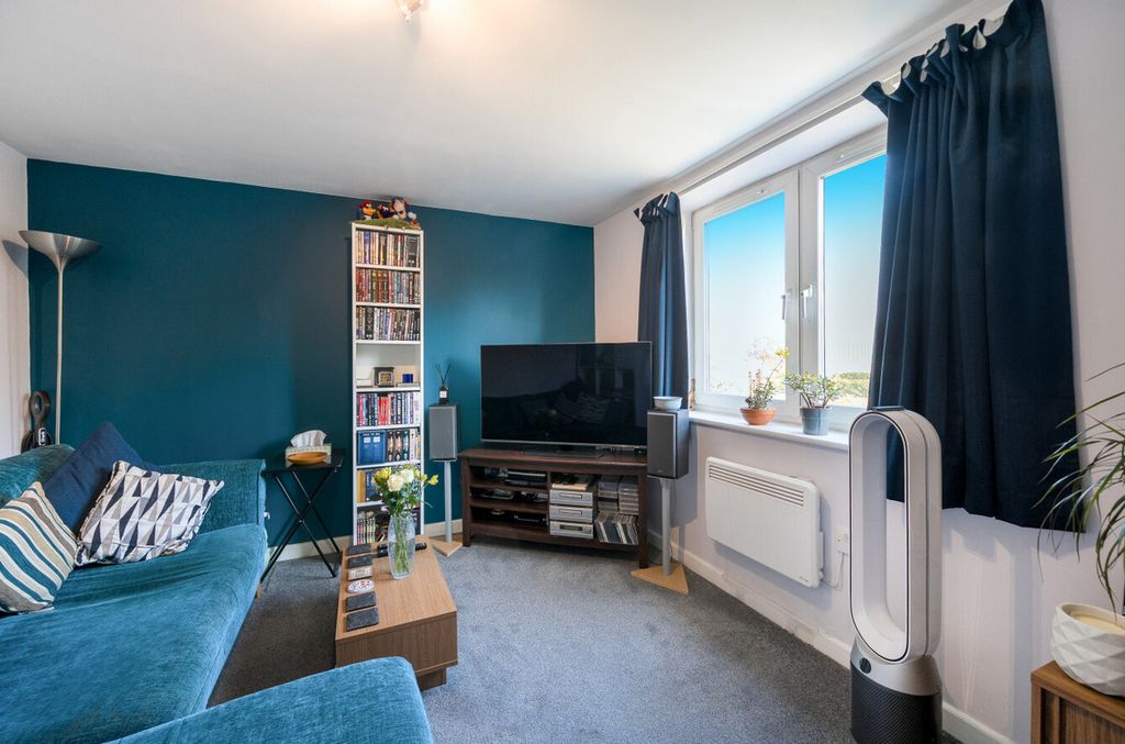 Property photo 3 of 8