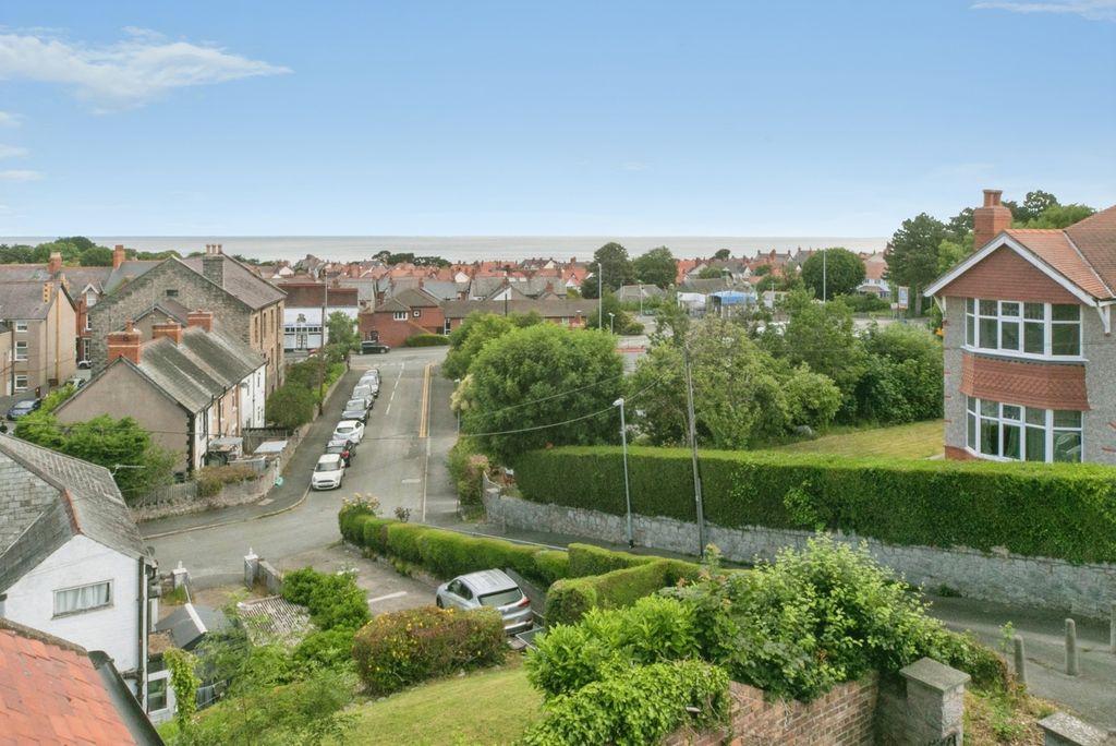 Property photo 2 of 20 Pbox-Img.Jpg