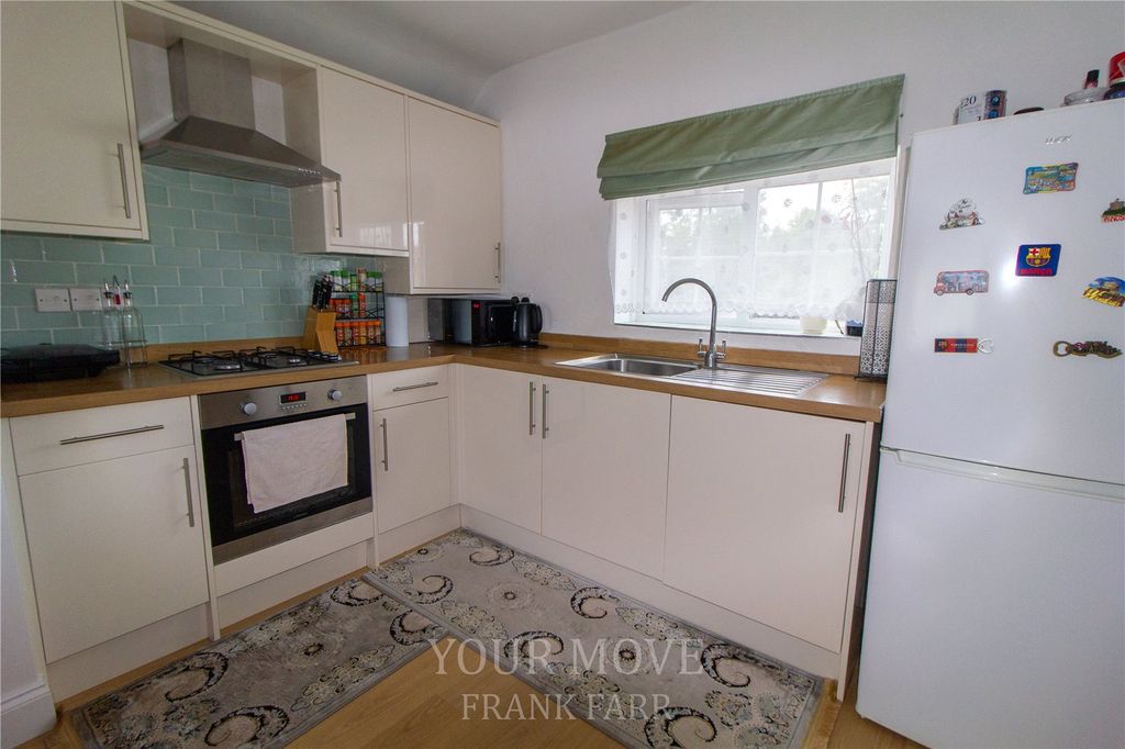 Property photo 3 of 8 Kitchen