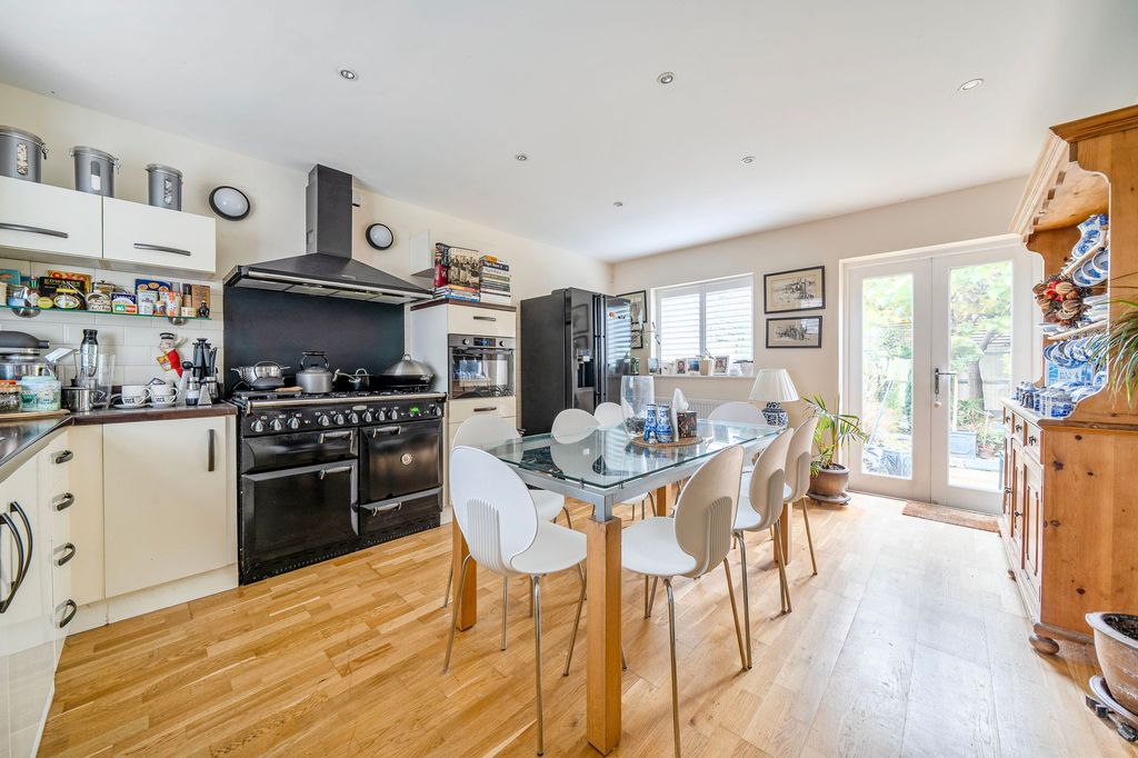 Property photo 3 of 14