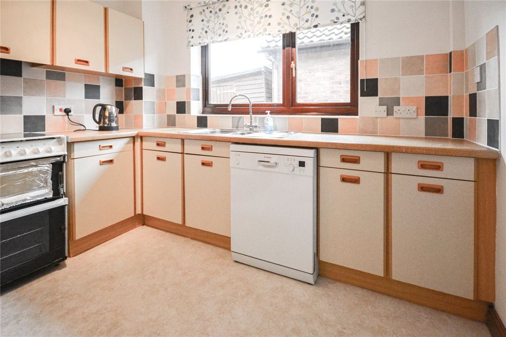 Property photo 2 of 13 Picture No. 26