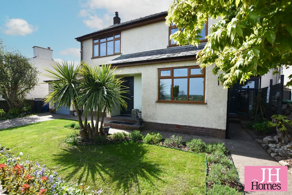 Property photo 2 of 28