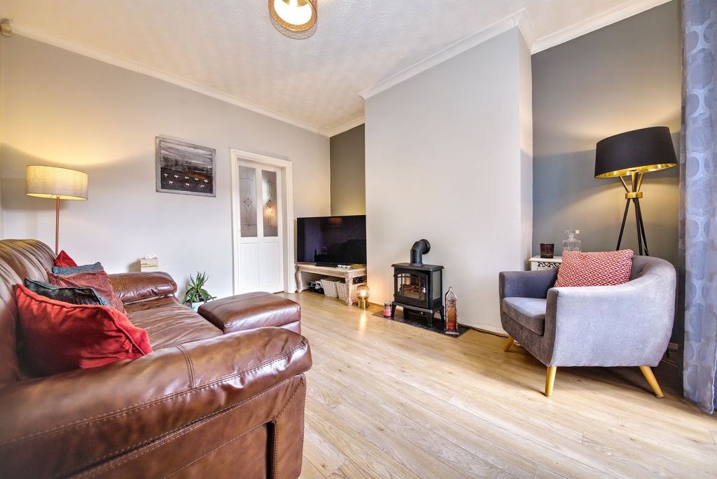 Property photo 2 of 23