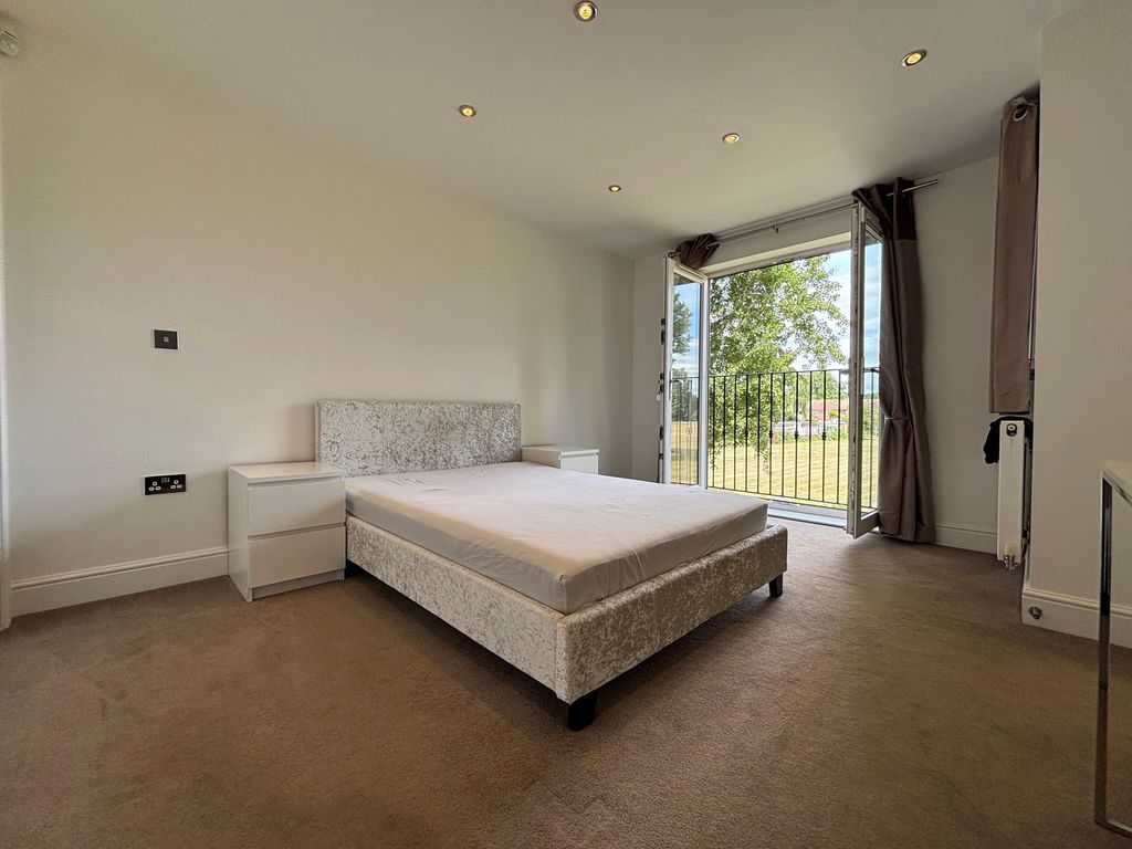 Property photo 2 of 12 Master Bedroom