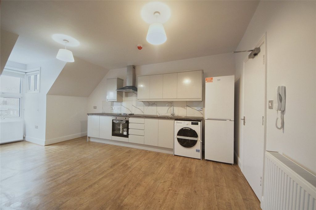 Property photo 2 of 8 Picture No. 05