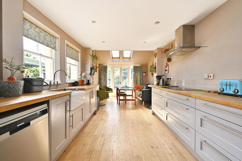 Property photo 2 of 23 Kitchen