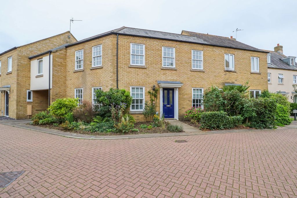 Property photo 1 of 28