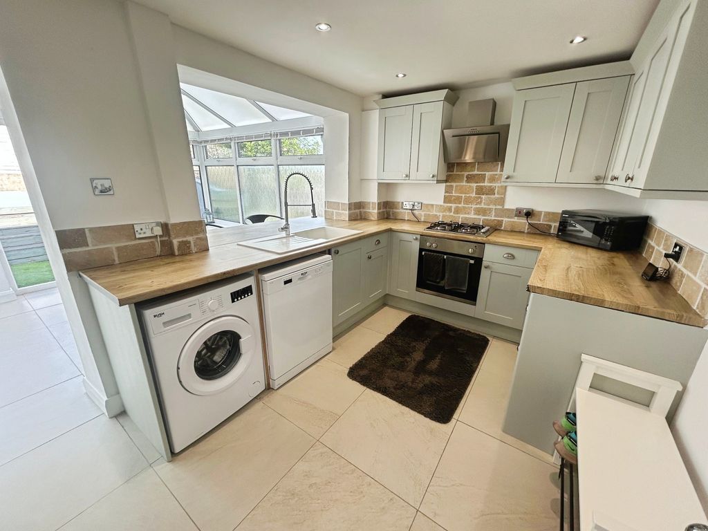 Property photo 2 of 17 Image