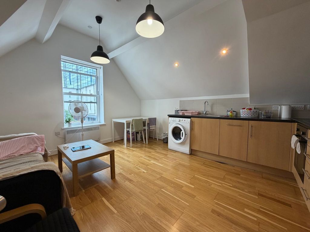 Property photo 2 of 5 09d3F229-3596-4d70-9632-B4Aae33A9Ae6