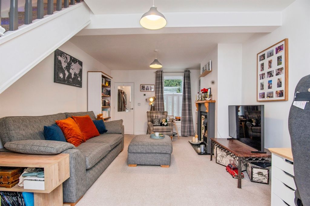 Property photo 3 of 14