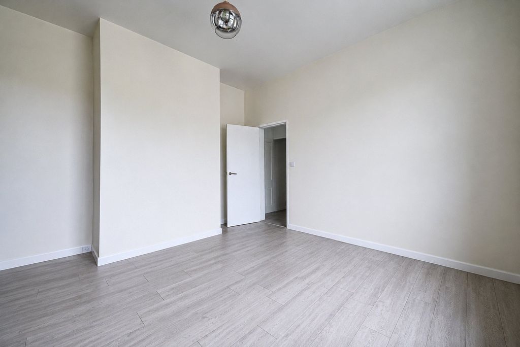 Property photo 2 of 13 Picture No. 02