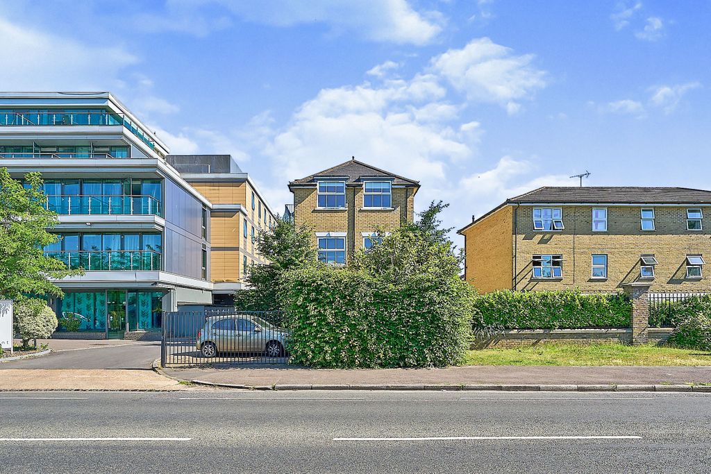 Property photo 1 of 10 External
