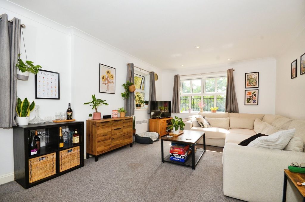 Property photo 3 of 12