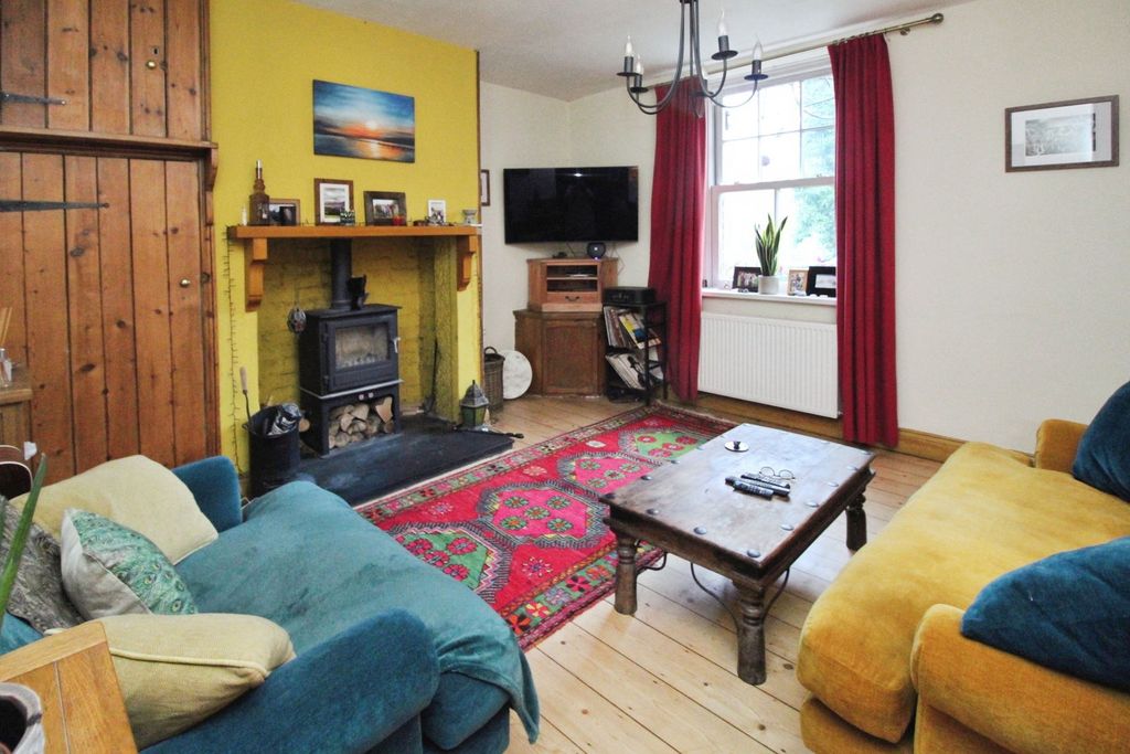 Property photo 3 of 20