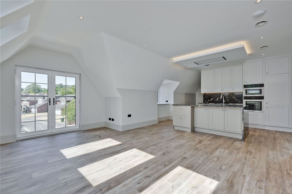 Property photo 1 of 7 Open Plan Living