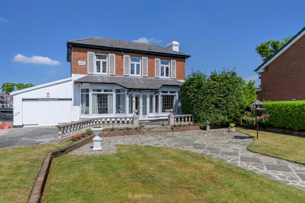 Property photo 3 of 54