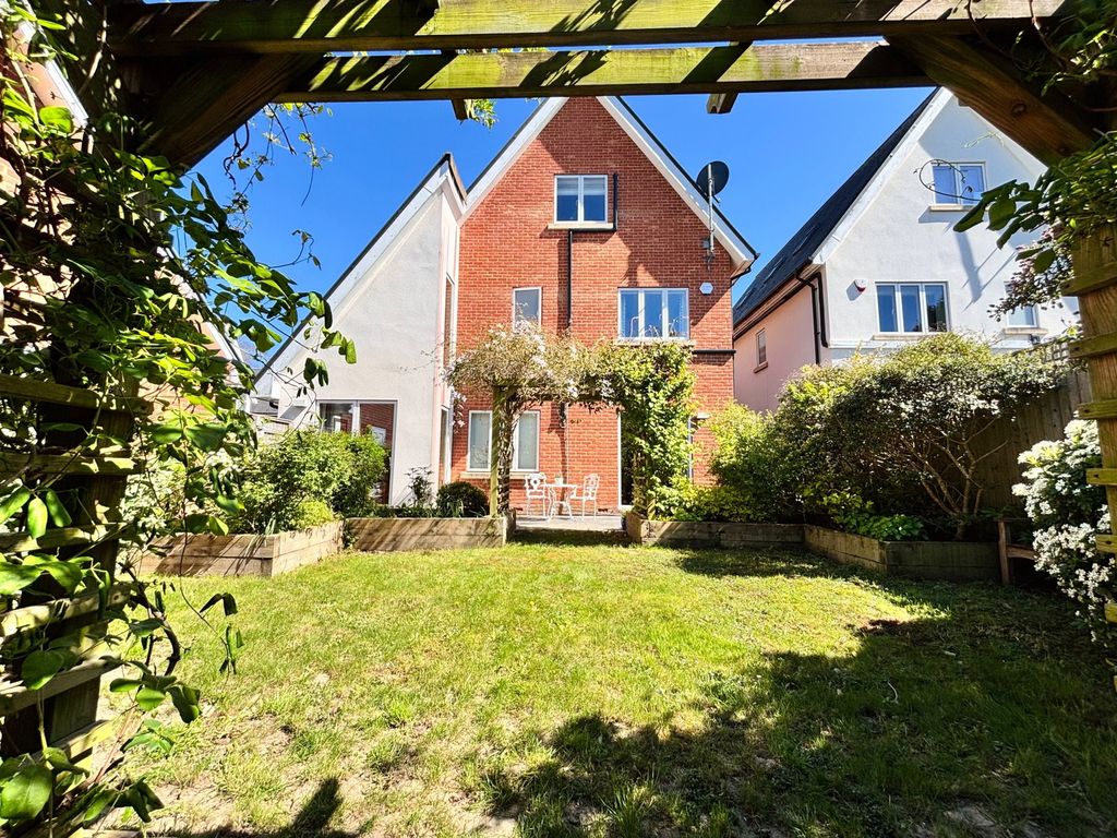 Property photo 1 of 35