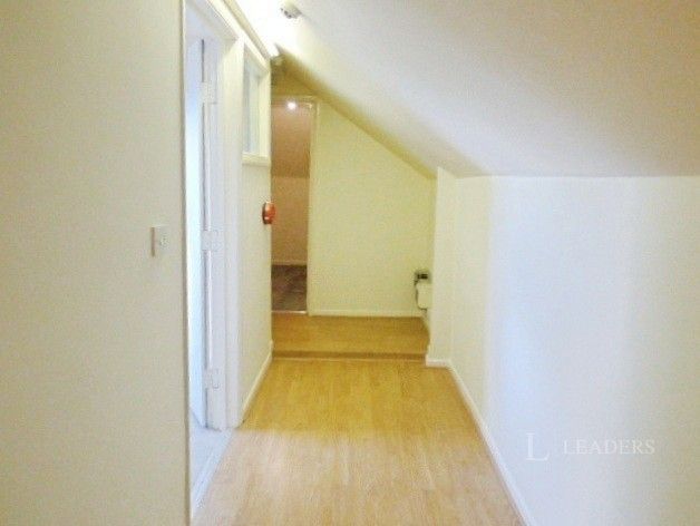 Property photo 2 of 5 Hallway