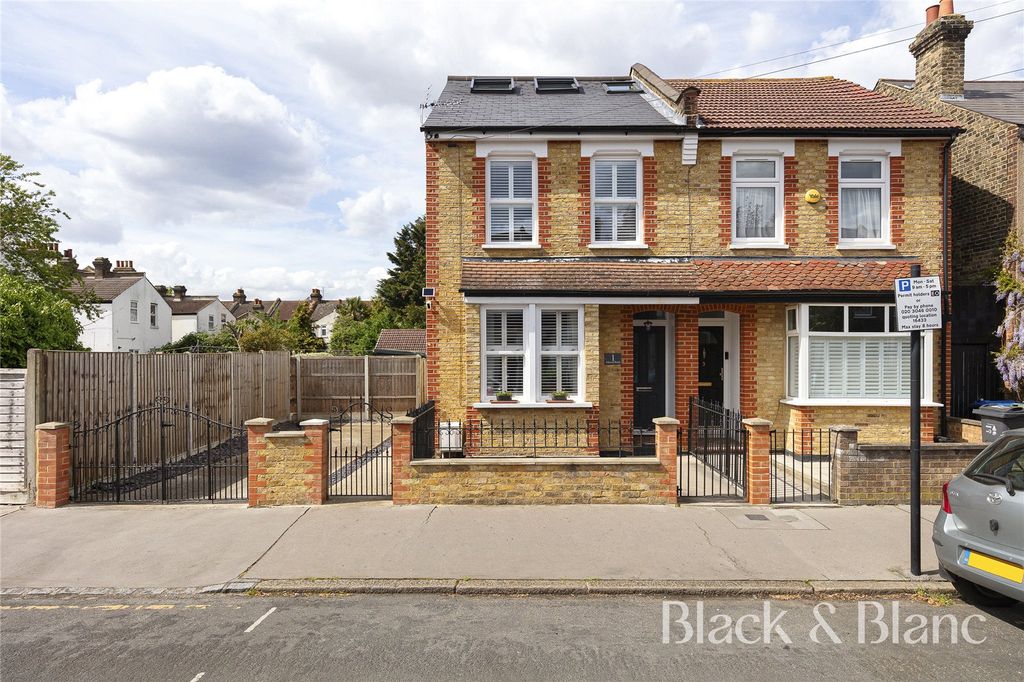 Property photo 1 of 30 External