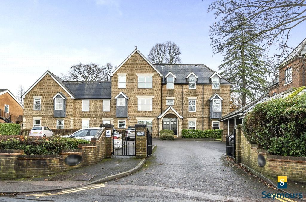 Property photo 1 of 20 Front