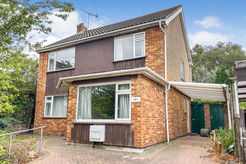 Property photo 1 of 14 181 Ipswich Road, Colchester, Essex, Co4 0El