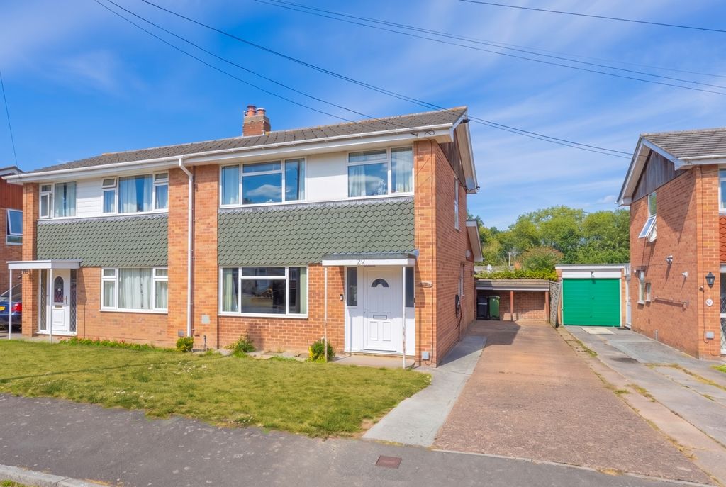 Property photo 1 of 16 Ewemove Taunton Barrow Drive (1)