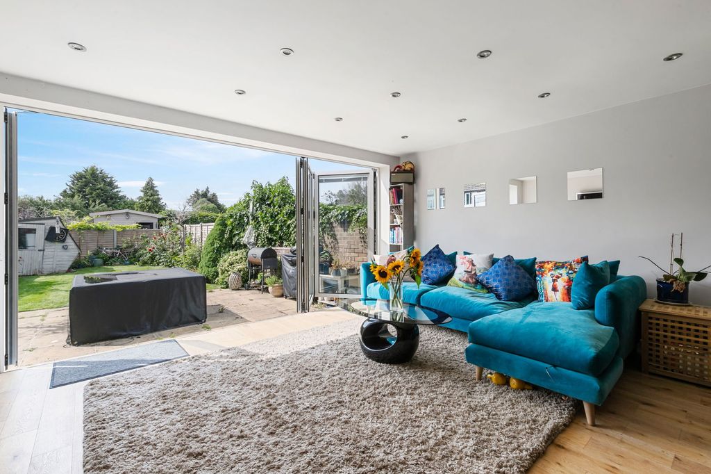 Property photo 2 of 12