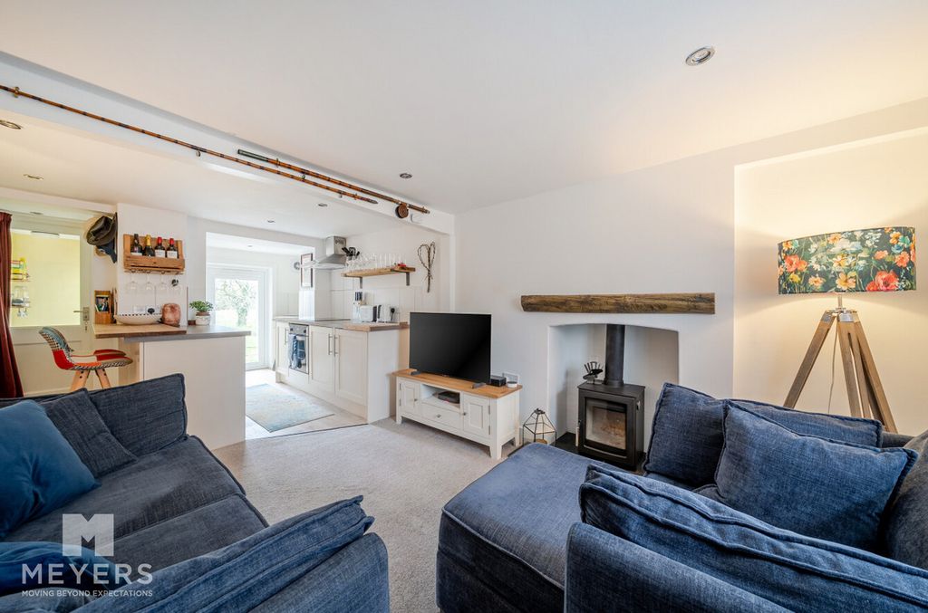 Property photo 2 of 9