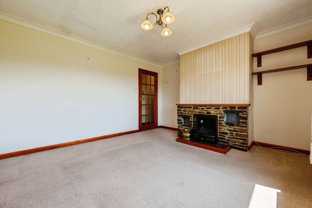 Property photo 3 of 17 Photo