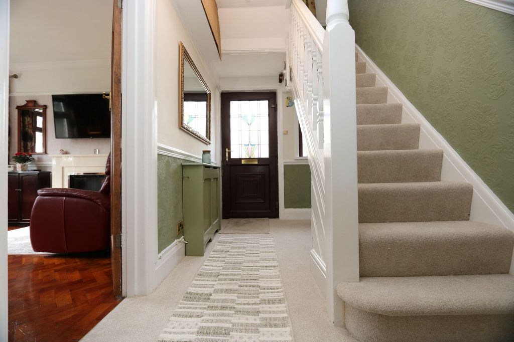 Property photo 3 of 45