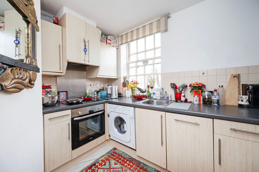 Property photo 3 of 13
