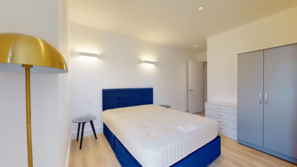 Property photo 3 of 17 Bedroom