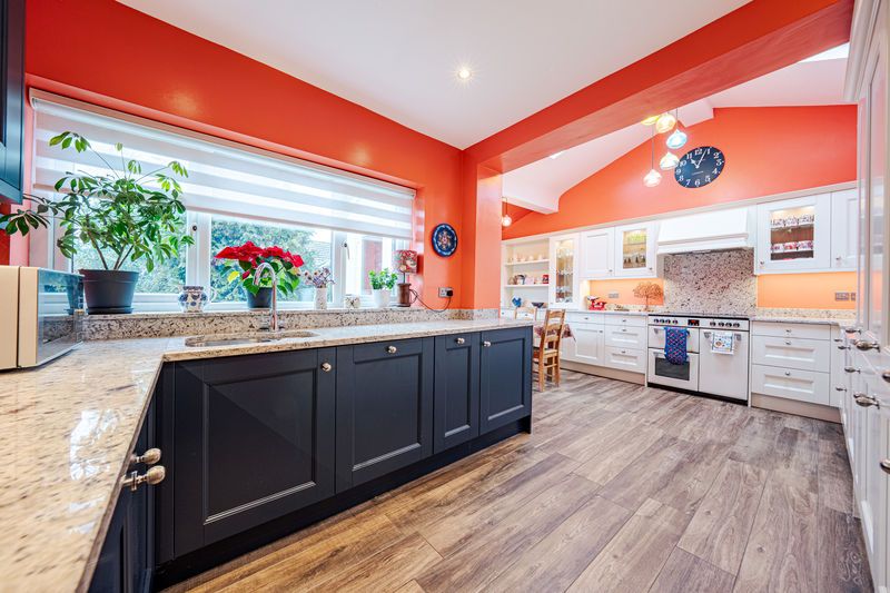 Property photo 3 of 33 Photo 16