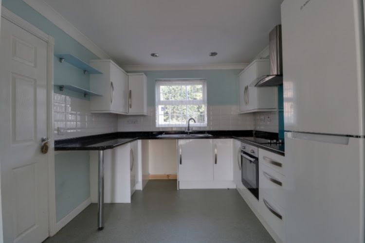 Property photo 3 of 15 Kitchen