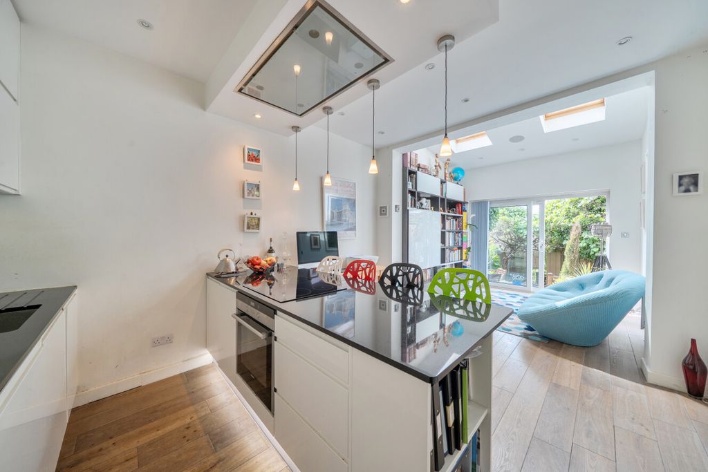 Property photo 1 of 11 1477764-12-6A2c1c...