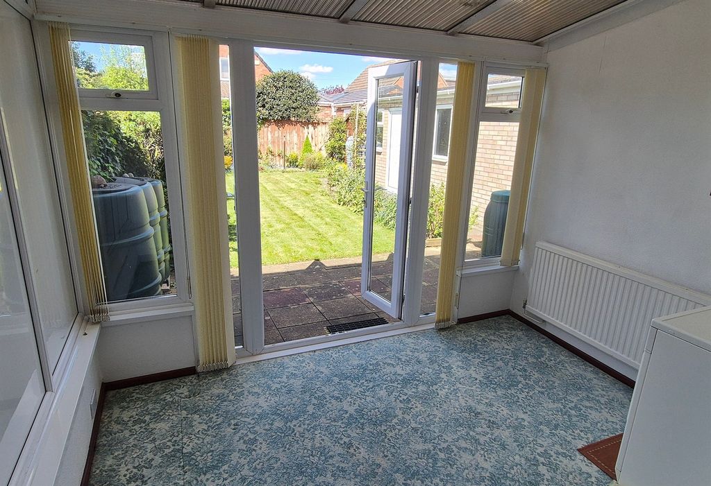 Property photo 2 of 14 Conservatory