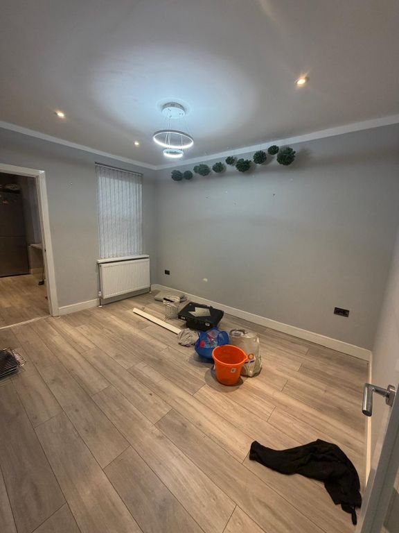 Property photo 3 of 12 Gallery