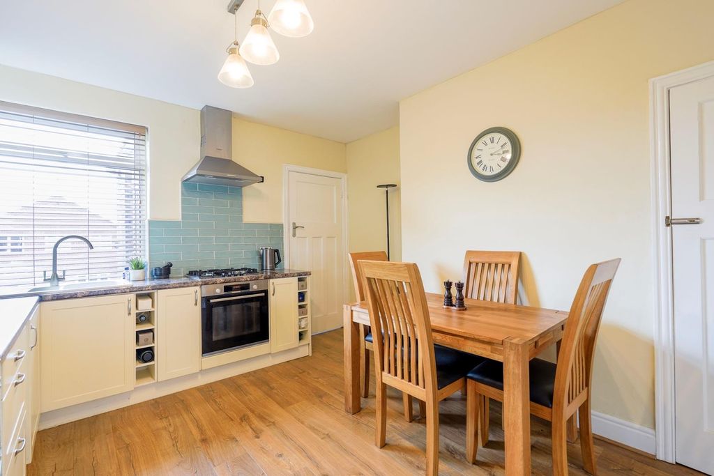 Property photo 3 of 8 Kitchen / Diner