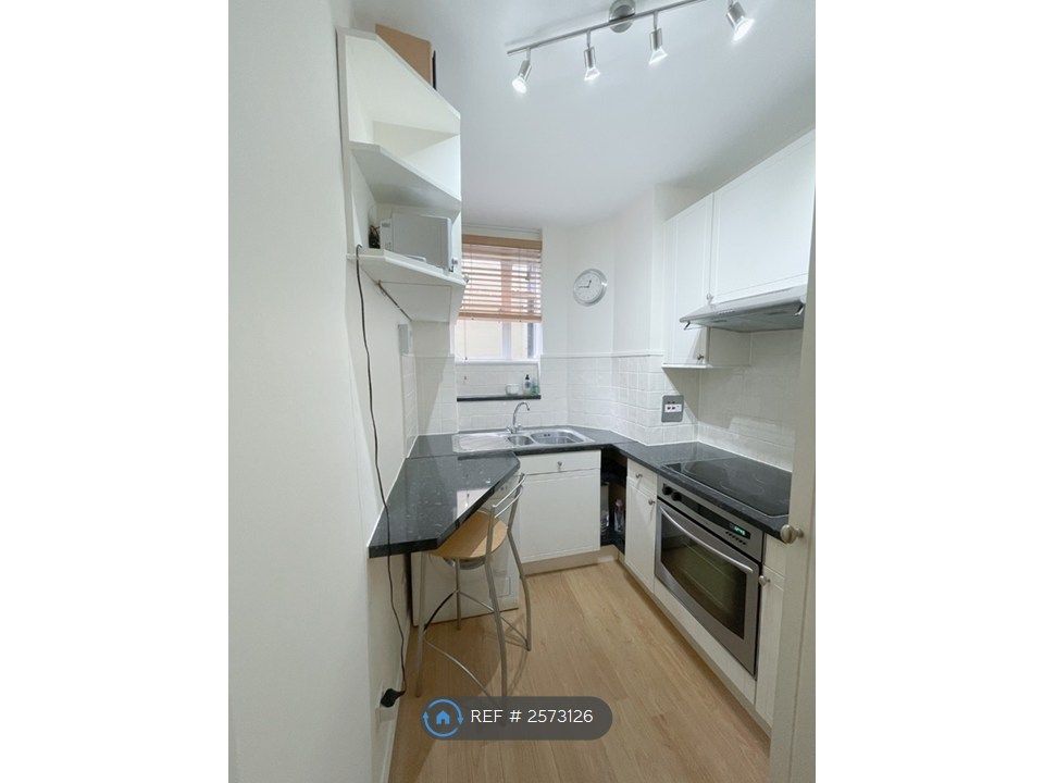 Property photo 2 of 9 Kitchen