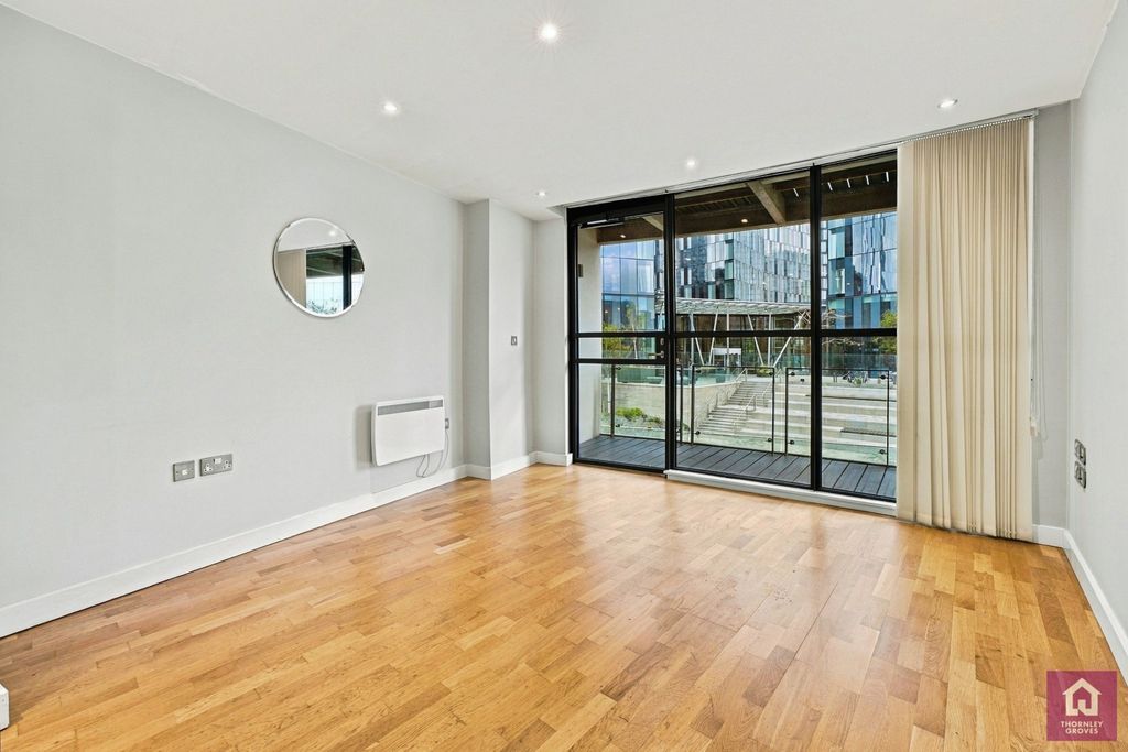 Property photo 2 of 19 Pbox-Img.Jpg