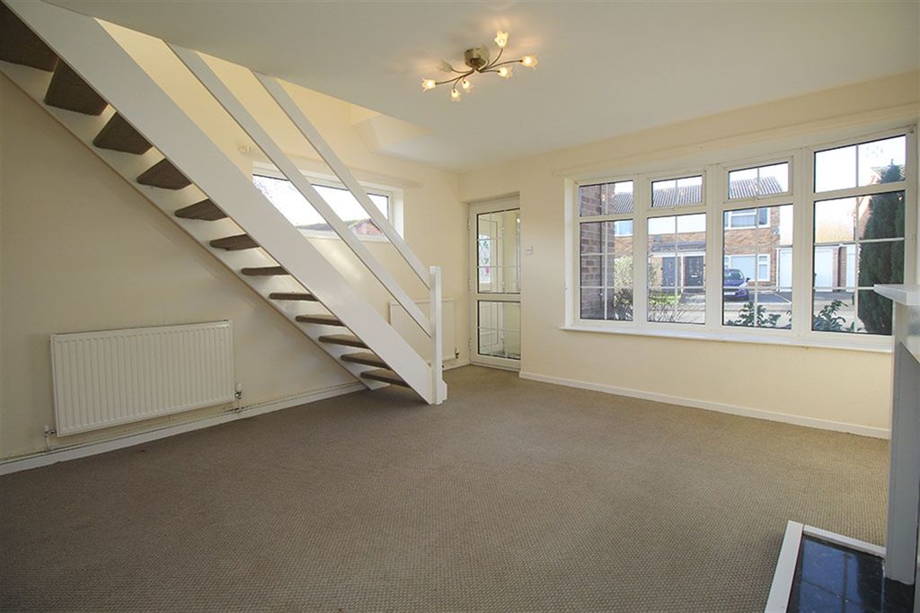 Property photo 3 of 20 Living Room