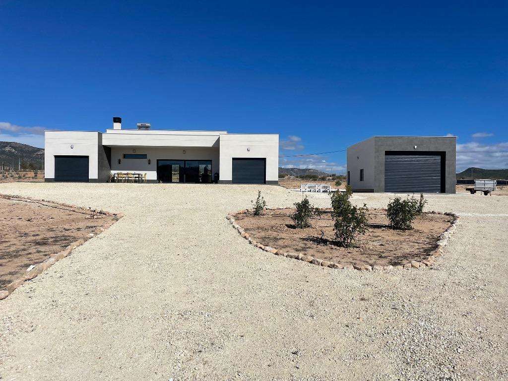Property photo 2 of 20