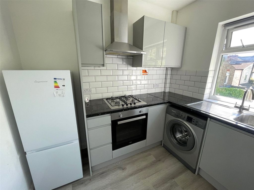 Property photo 3 of 10 Picture No. 06