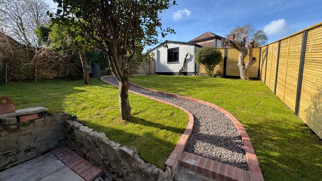 Property photo 2 of 24