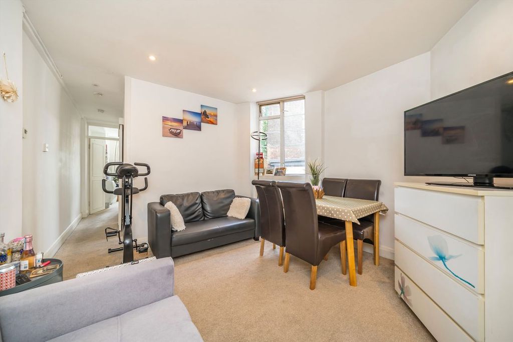 Property photo 2 of 3