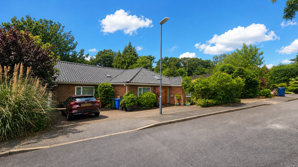 Property photo 1 of 32