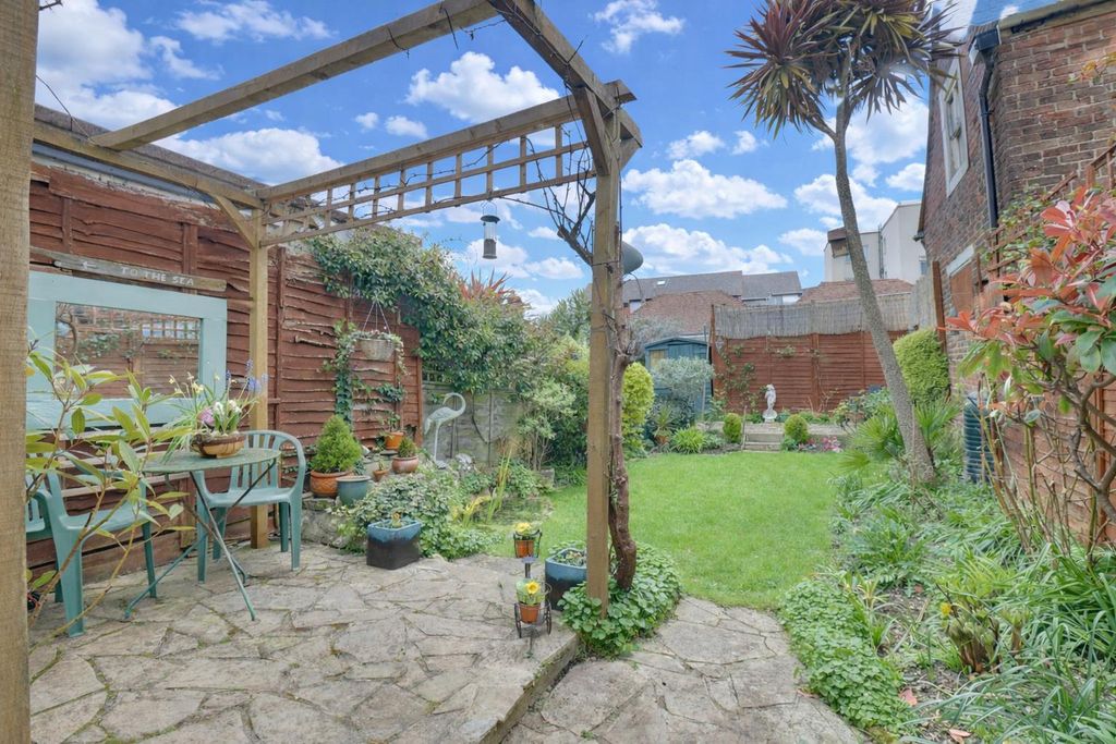 Property photo 3 of 21 Ext