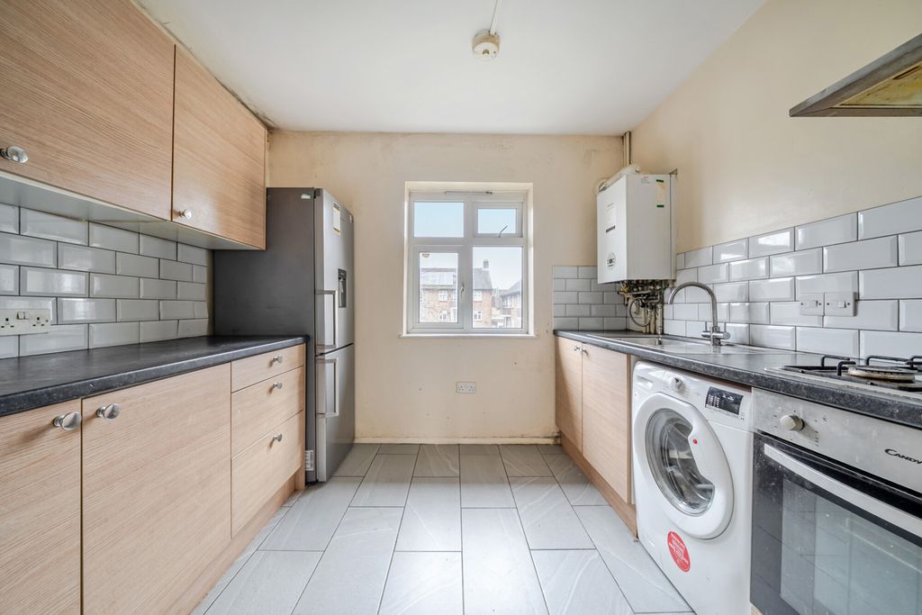 Property photo 3 of 10 1404243-4-6972098...