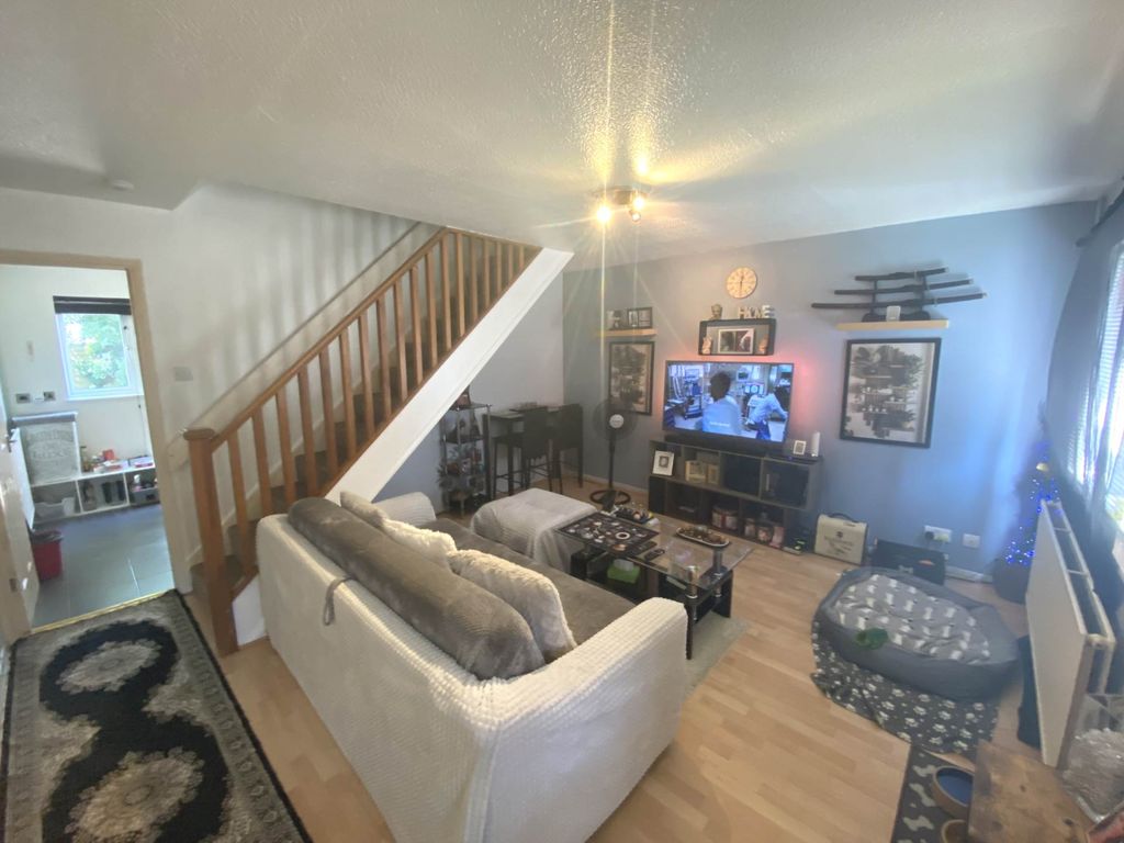 Property photo 2 of 9