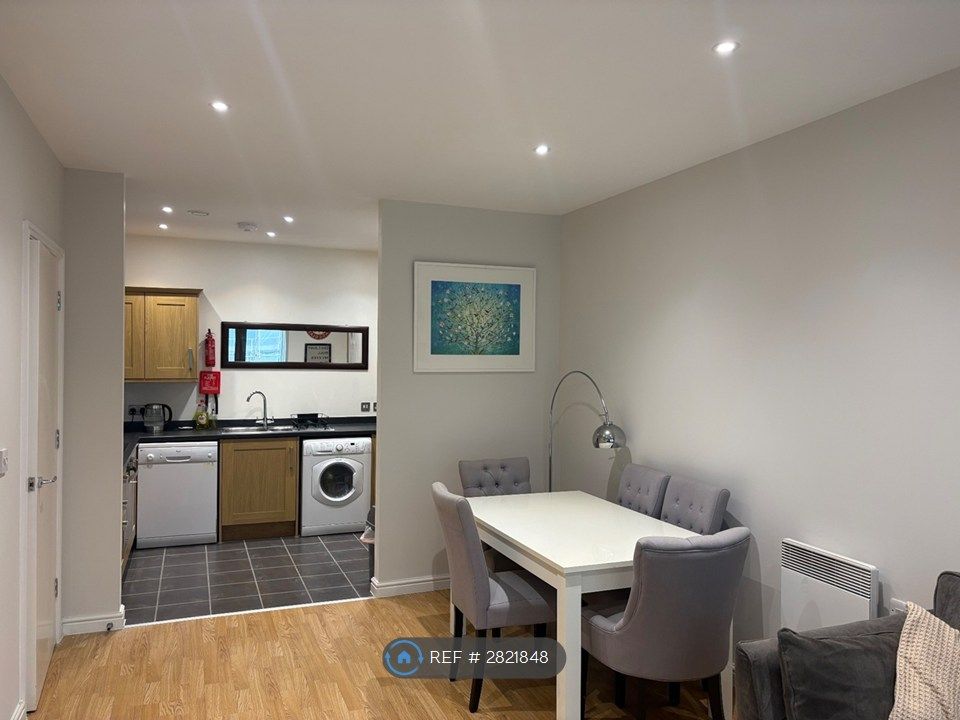 Property photo 3 of 9 Dining Area